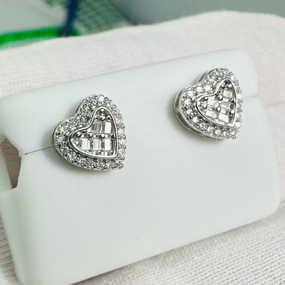 1 Carat Moissanite Heart Earrings 925 • Round Stones & Baguettes. $200 MSRP